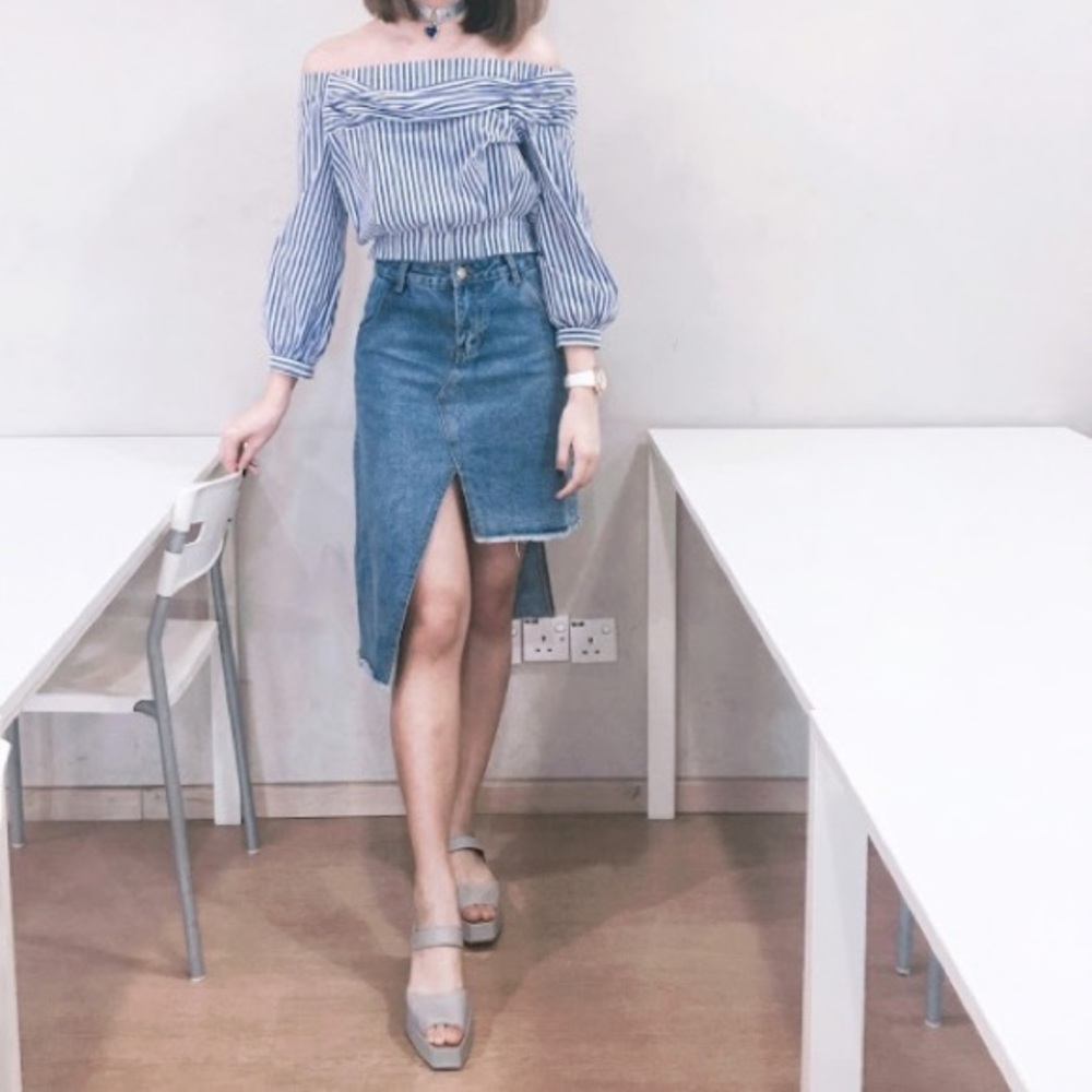 Zara Basic Off Shoulder Elastic Strippes Top. - image 4